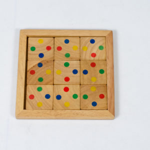 đồ chơi gỗ ghép màu hình vuông