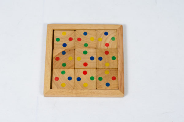 đồ chơi gỗ ghép màu hình vuông