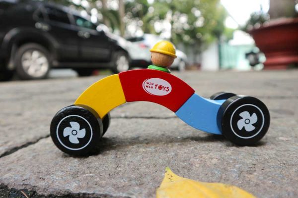 Xe đua biến hình đồ chơi gỗ